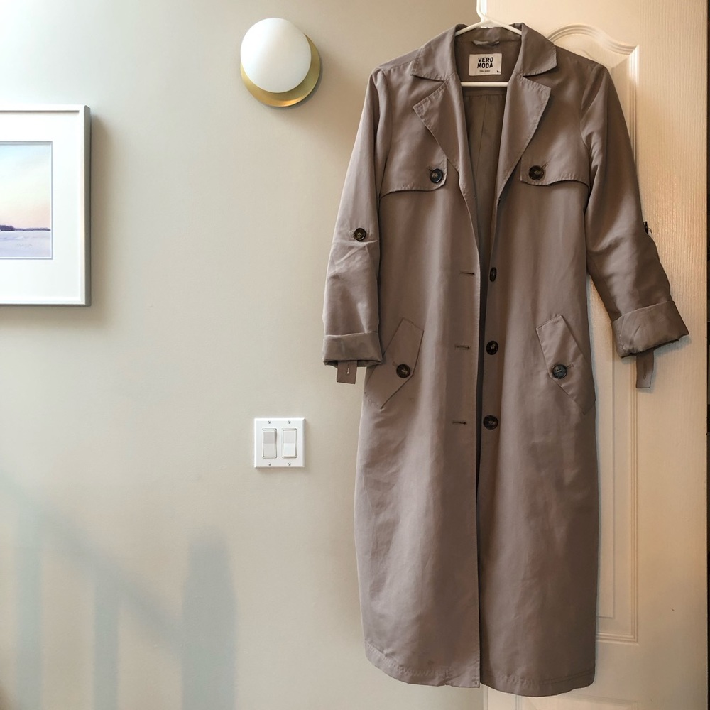 Vero Moda lightweight tench.